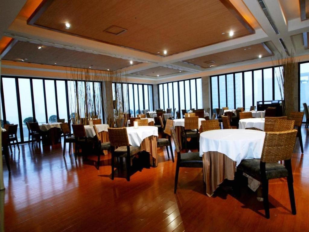Huana Hotel Minhang Шанхай Екстериор снимка
