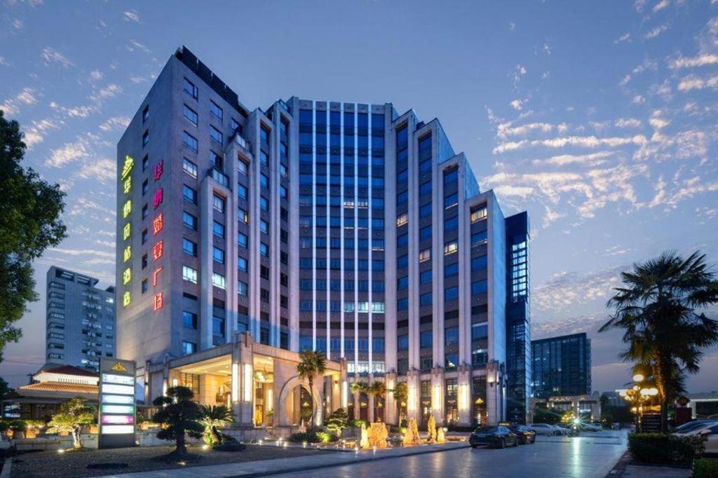 Huana Hotel Minhang Шанхай Екстериор снимка